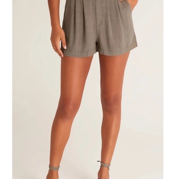 Z Supply Calista Shorts - Picture 2 of 5